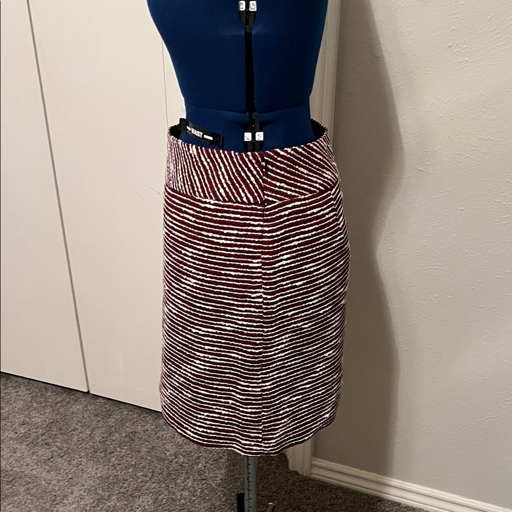 LOFT Tweed Striped M Burgundy & White Boucle Mini Pencil Skirt Sz 8P Ann Taylor - Picture 5 of 14